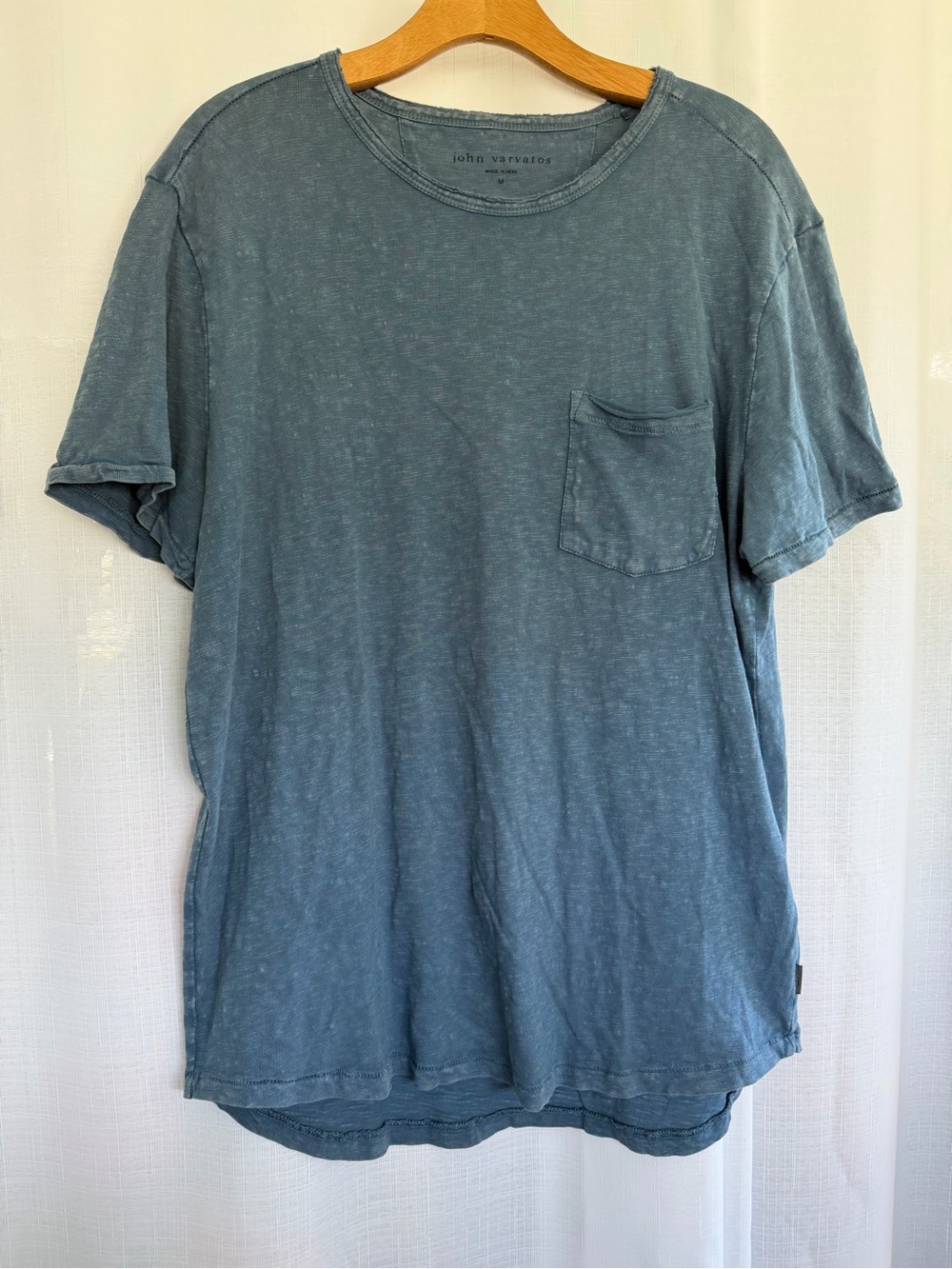 John Varvatos Men’s Medium Blue Organic Cotton Pocket T-Shirt Distressed Wash